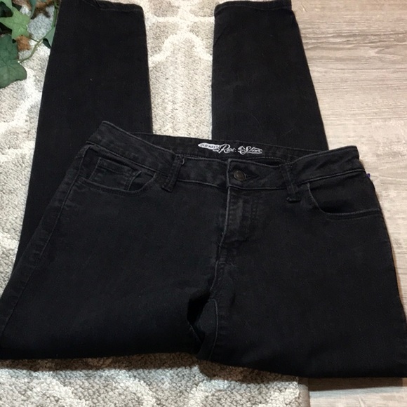Old Navy Denim - Old Navy~~Rock Star~~Jeans 🖤